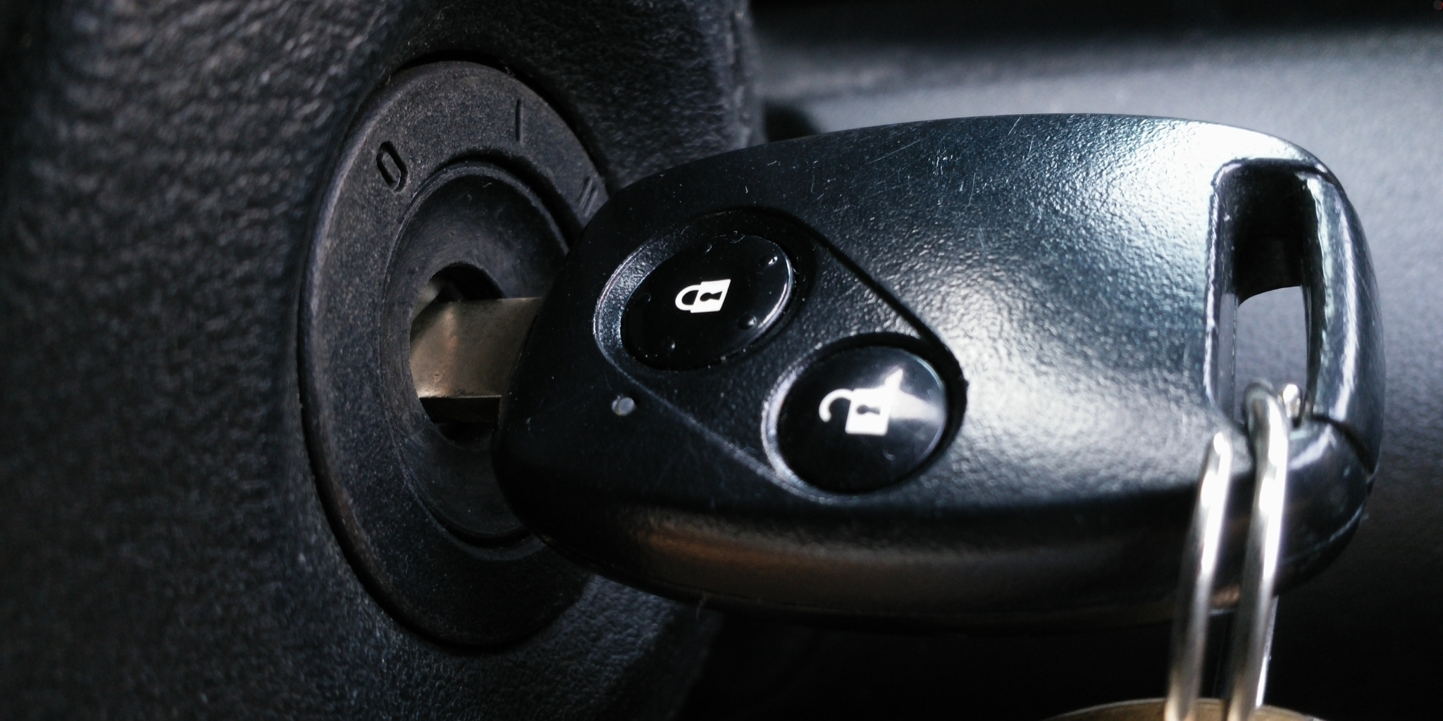 Professional car key replacement service in Toronto